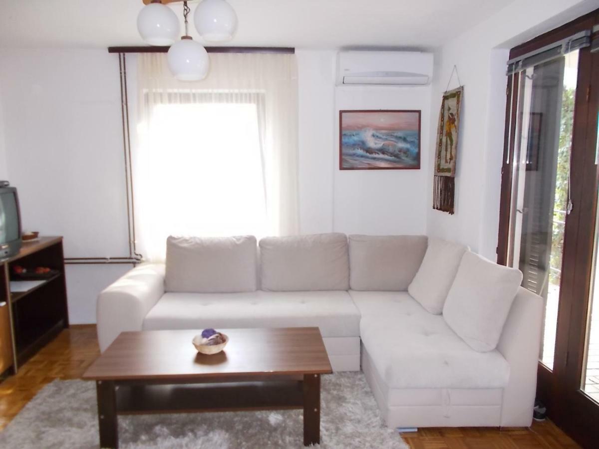 Krk Apartmani Pepina Pinezići Eksteriør bilde